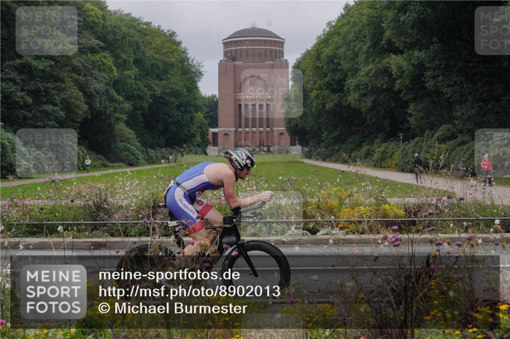14.09.2025 - Stadtparktriathlon Michael Burmester http://msf.ph/oto/8902013 14.09.2025 09:30:06 Radfahren 394, 412, 484 meine-sportfotos.de