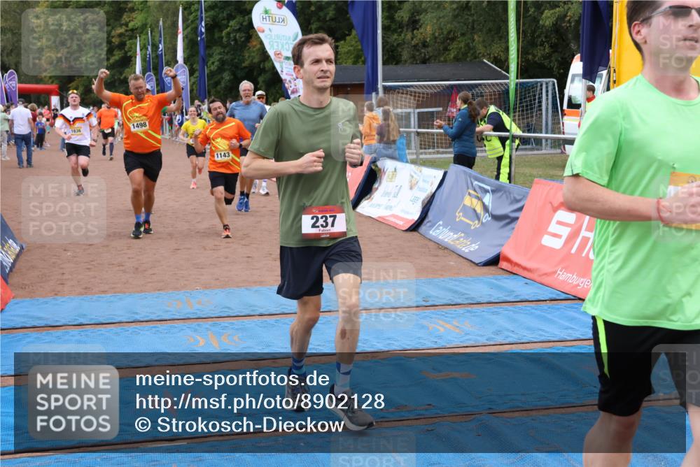 14.09.2025 - Airport Race Strokosch-Dieckow http://msf.ph/oto/8902128 14.09.2025 12:35:21 Ziel 71, 237, 280, 310, 606, 665, 677, 840, 1143, 1291, 1498, 1836, 4110 meine-sportfotos.de