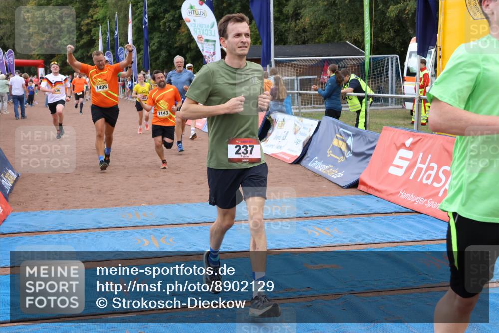 14.09.2025 - Airport Race Strokosch-Dieckow http://msf.ph/oto/8902129 14.09.2025 12:35:21 Ziel 71, 237, 280, 310, 606, 665, 677, 840, 1143, 1291, 1498, 1836, 4110 meine-sportfotos.de