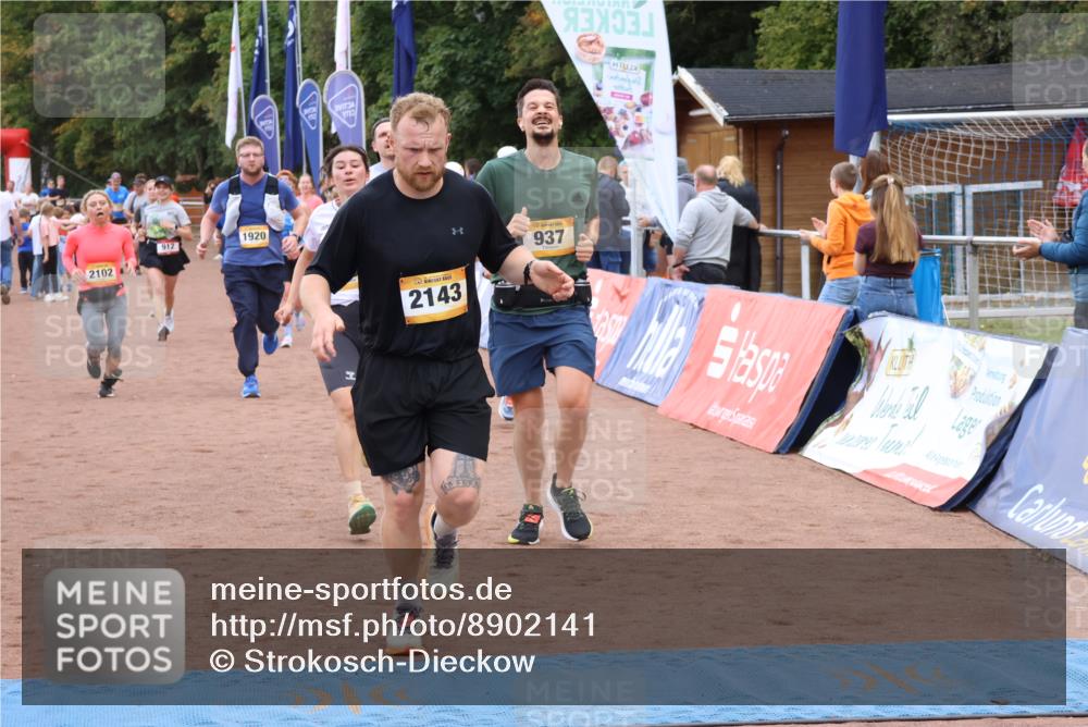 14.09.2025 - Airport Race Strokosch-Dieckow http://msf.ph/oto/8902141 14.09.2025 12:35:31 Ziel 310, 665, 899, 912, 937, 1002, 1636, 1652, 1886, 1920, 2036, 2102, 2143, 4226, 4258 meine-sportfotos.de