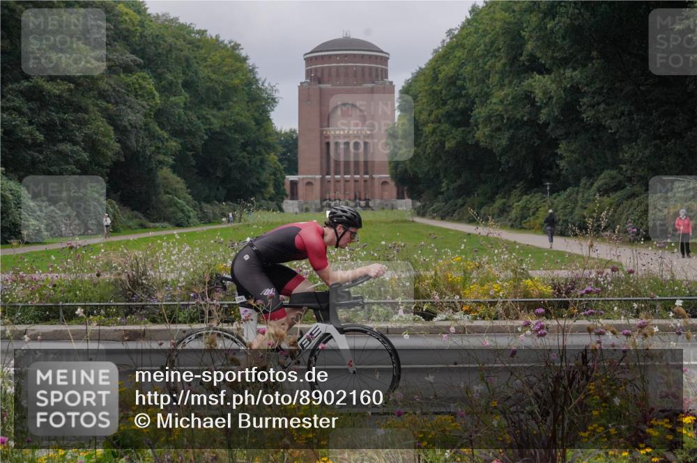 14.09.2025 - Stadtparktriathlon Michael Burmester http://msf.ph/oto/8902160 14.09.2025 09:30:07 Radfahren 394, 412, 484 meine-sportfotos.de