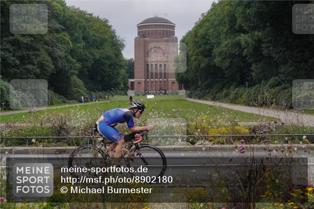 14.09.2025 - Stadtparktriathlon Michael Burmester http://msf.ph/oto/8902180 14.09.2025 09:30:40 Radfahren 399, 457 meine-sportfotos.de