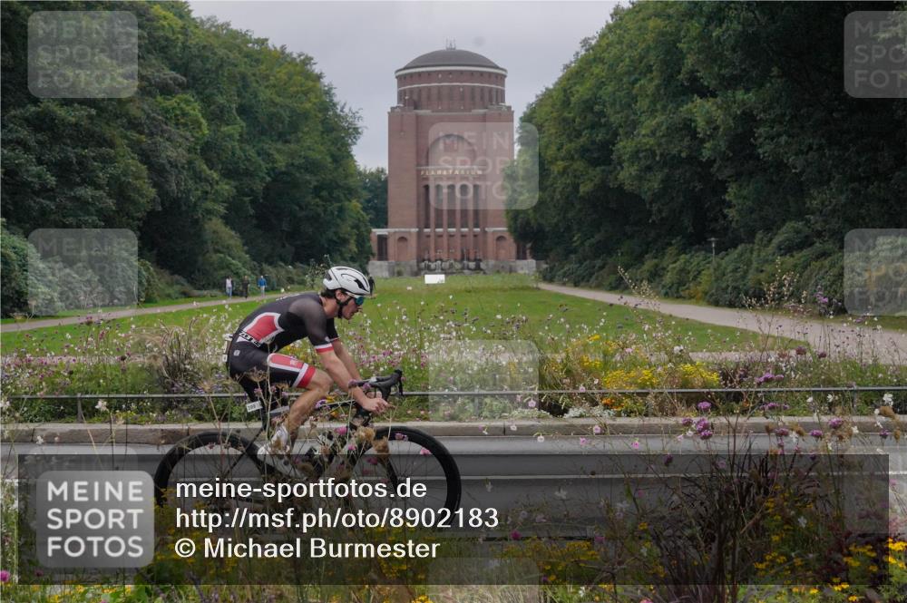 14.09.2025 - Stadtparktriathlon Michael Burmester http://msf.ph/oto/8902183 14.09.2025 09:30:43 Radfahren 399, 457 meine-sportfotos.de