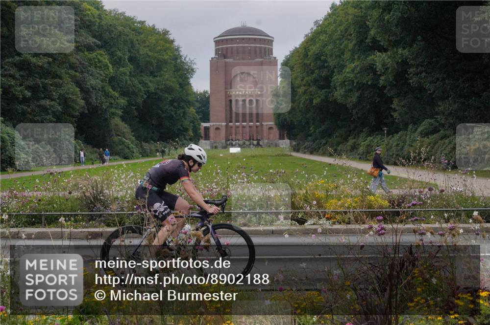 14.09.2025 - Stadtparktriathlon Michael Burmester http://msf.ph/oto/8902188 14.09.2025 09:31:05 Radfahren 391, 453 meine-sportfotos.de