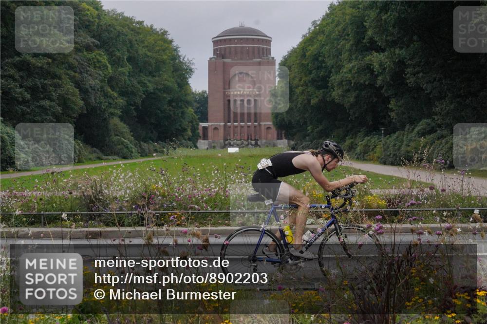 14.09.2025 - Stadtparktriathlon Michael Burmester http://msf.ph/oto/8902203 14.09.2025 09:31:36 Radfahren 397, 405, 488 meine-sportfotos.de