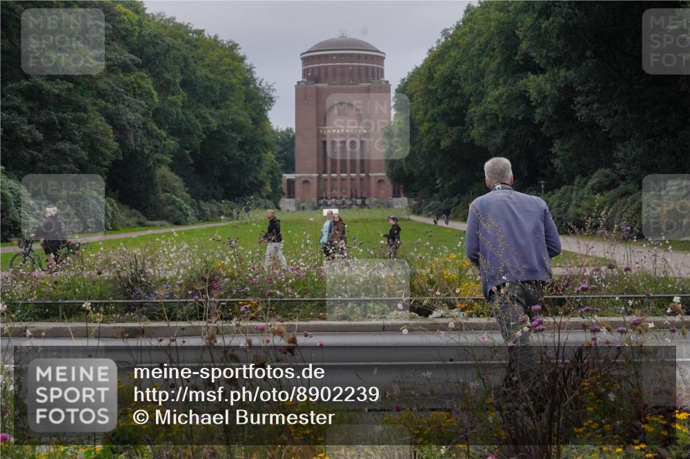 14.09.2025 - Stadtparktriathlon Michael Burmester http://msf.ph/oto/8902239 14.09.2025 09:32:17 Radfahren 387, 468 meine-sportfotos.de