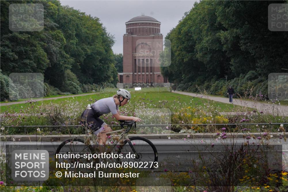 14.09.2025 - Stadtparktriathlon Michael Burmester http://msf.ph/oto/8902273 14.09.2025 09:32:59 Radfahren 440, 454, 475, 481 meine-sportfotos.de