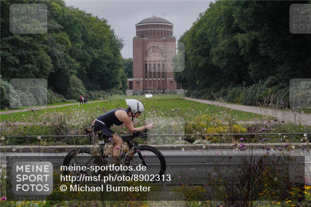 14.09.2025 - Stadtparktriathlon Michael Burmester http://msf.ph/oto/8902313 14.09.2025 09:33:51 Radfahren 379, 439, 442, 473 meine-sportfotos.de