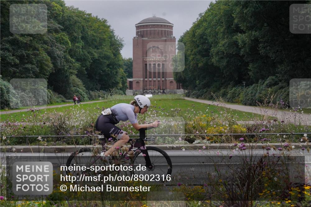 14.09.2025 - Stadtparktriathlon Michael Burmester http://msf.ph/oto/8902316 14.09.2025 09:33:53 Radfahren 379, 439, 442, 473 meine-sportfotos.de