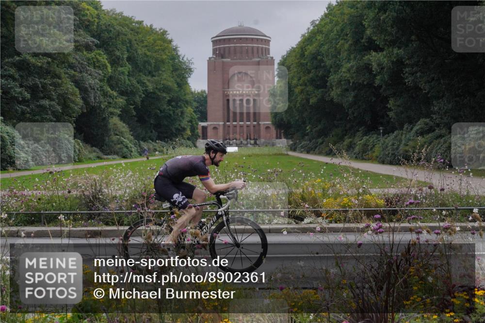 14.09.2025 - Stadtparktriathlon Michael Burmester http://msf.ph/oto/8902361 14.09.2025 09:34:55 Radfahren 383, 386, 393, 438, 477, 492 meine-sportfotos.de
