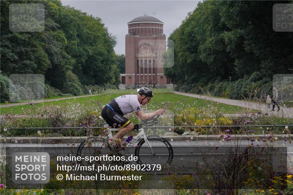 14.09.2025 - Stadtparktriathlon Michael Burmester http://msf.ph/oto/8902379 14.09.2025 09:35:39 Radfahren 410, 467, 498 meine-sportfotos.de