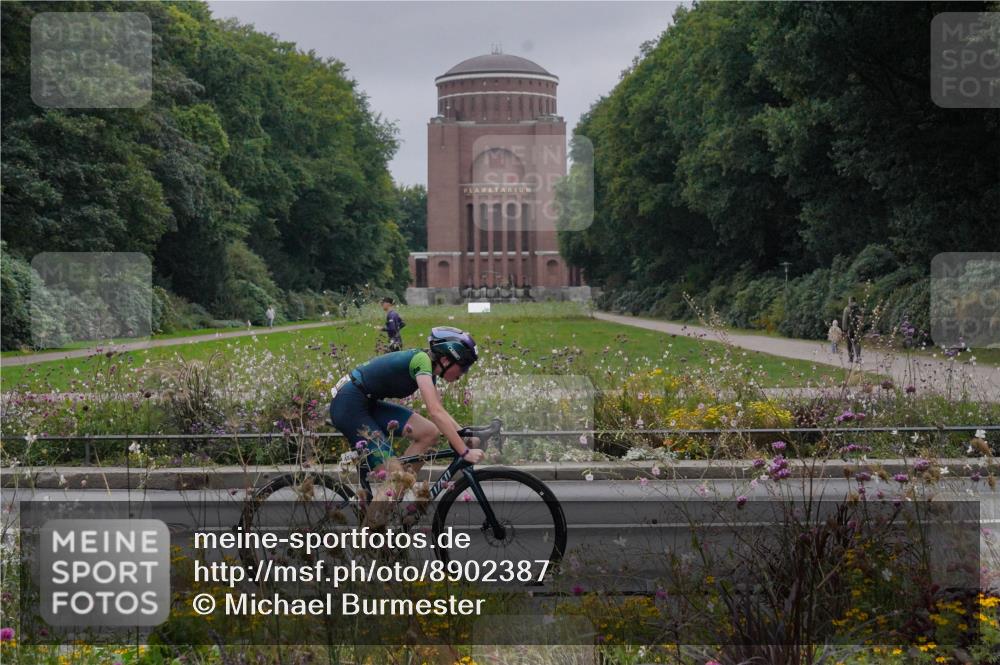 14.09.2025 - Stadtparktriathlon Michael Burmester http://msf.ph/oto/8902387 14.09.2025 09:35:49 Radfahren 392, 406, 460, 462, 487, 505 meine-sportfotos.de