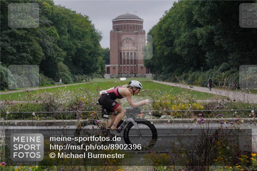 14.09.2025 - Stadtparktriathlon Michael Burmester http://msf.ph/oto/8902396 14.09.2025 09:35:58 Radfahren 460, 462, 466, 478 meine-sportfotos.de