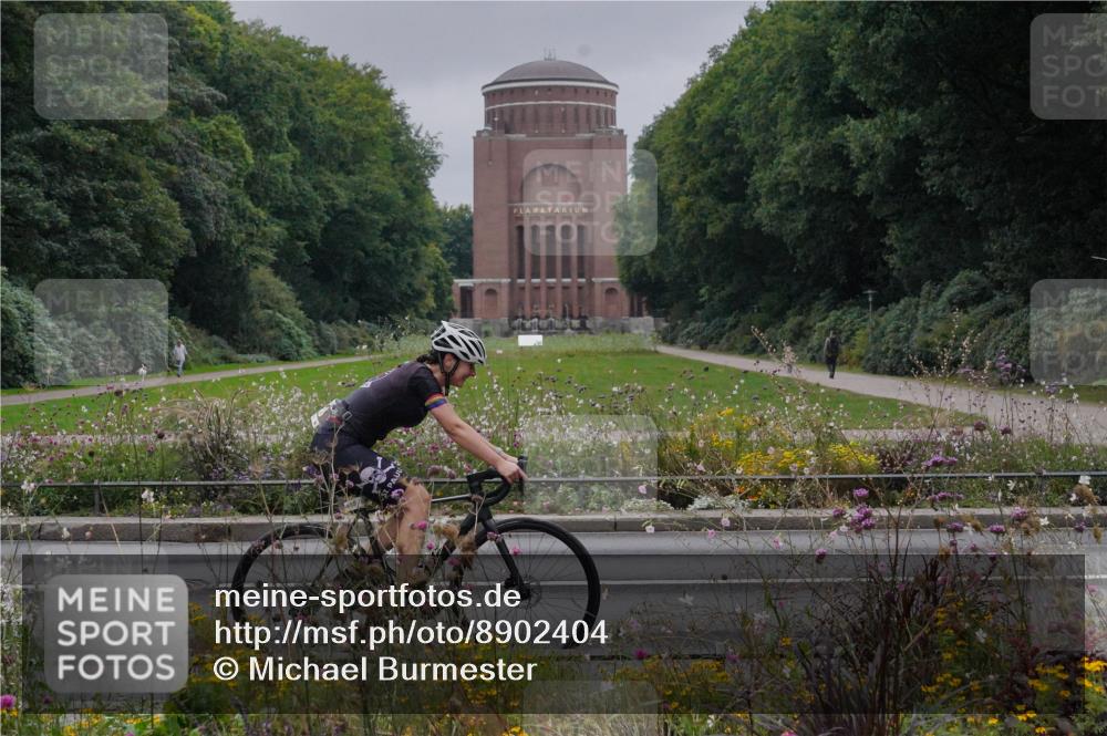 14.09.2025 - Stadtparktriathlon Michael Burmester http://msf.ph/oto/8902404 14.09.2025 09:36:11 Radfahren 448, 463, 485, 504 meine-sportfotos.de