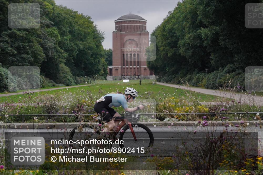 14.09.2025 - Stadtparktriathlon Michael Burmester http://msf.ph/oto/8902415 14.09.2025 09:37:02 Radfahren 423, 484, 500, 501 meine-sportfotos.de