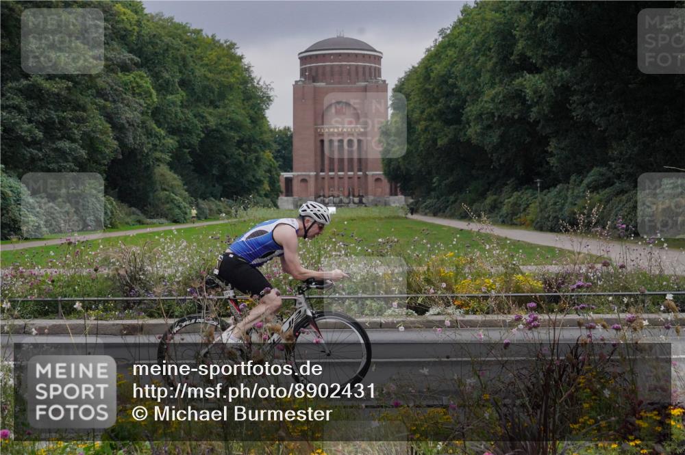 14.09.2025 - Stadtparktriathlon Michael Burmester http://msf.ph/oto/8902431 14.09.2025 09:38:20 Radfahren 391, 421, 453, 458 meine-sportfotos.de