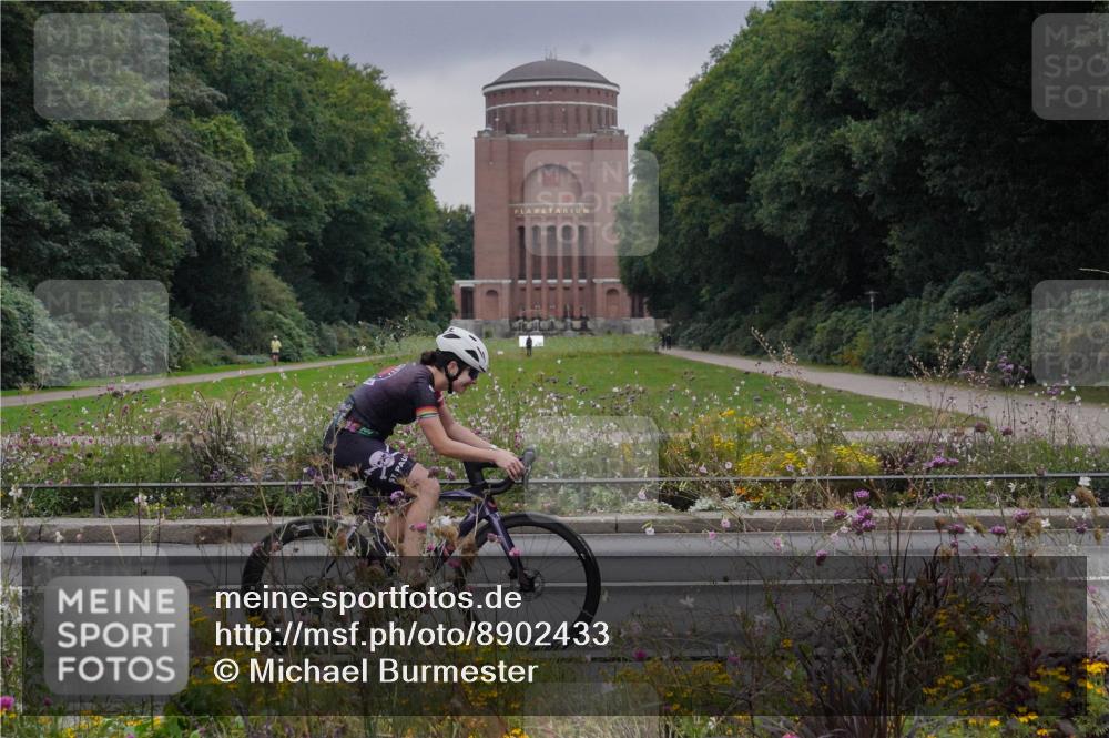 14.09.2025 - Stadtparktriathlon Michael Burmester http://msf.ph/oto/8902433 14.09.2025 09:38:25 Radfahren 391, 453, 458 meine-sportfotos.de