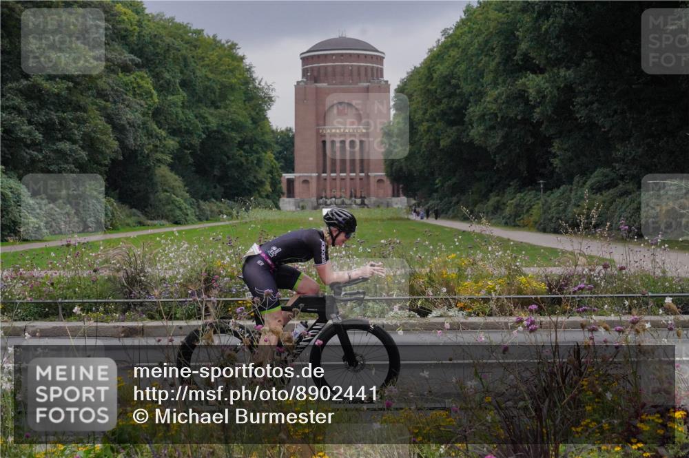 14.09.2025 - Stadtparktriathlon Michael Burmester http://msf.ph/oto/8902441 14.09.2025 09:38:52 Radfahren 493 meine-sportfotos.de