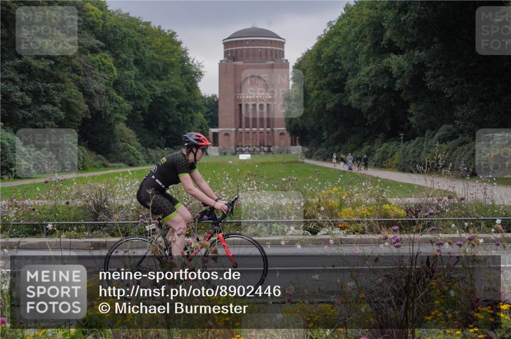 14.09.2025 - Stadtparktriathlon Michael Burmester http://msf.ph/oto/8902446 14.09.2025 09:39:38 Radfahren 471, 488, 499 meine-sportfotos.de
