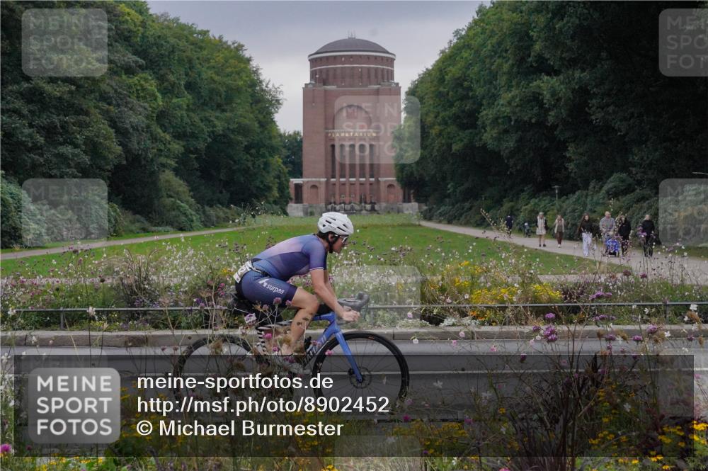 14.09.2025 - Stadtparktriathlon Michael Burmester http://msf.ph/oto/8902452 14.09.2025 09:40:10 Radfahren 454, 464, 481, 482 meine-sportfotos.de