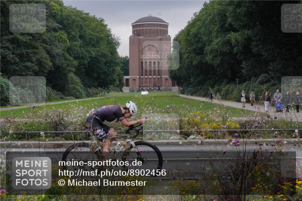 14.09.2025 - Stadtparktriathlon Michael Burmester http://msf.ph/oto/8902456 14.09.2025 09:40:15 Radfahren 454, 464, 473, 481, 482 meine-sportfotos.de