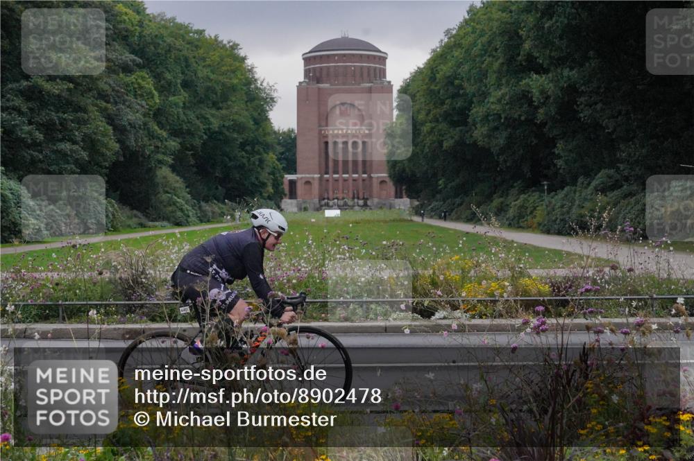 14.09.2025 - Stadtparktriathlon Michael Burmester http://msf.ph/oto/8902478 14.09.2025 09:40:53 Radfahren 420, 440, 442, 455 meine-sportfotos.de