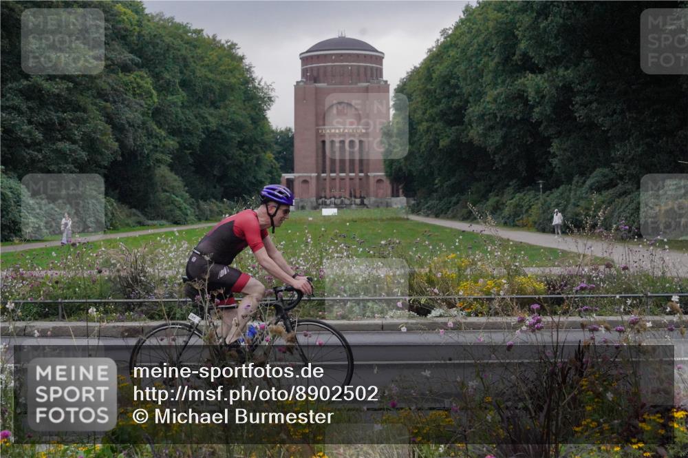 14.09.2025 - Stadtparktriathlon Michael Burmester http://msf.ph/oto/8902502 14.09.2025 09:42:03 Radfahren 395 meine-sportfotos.de