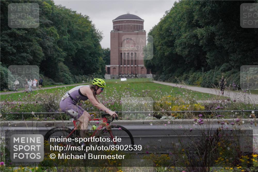 14.09.2025 - Stadtparktriathlon Michael Burmester http://msf.ph/oto/8902539 14.09.2025 09:43:50 Radfahren 467 meine-sportfotos.de