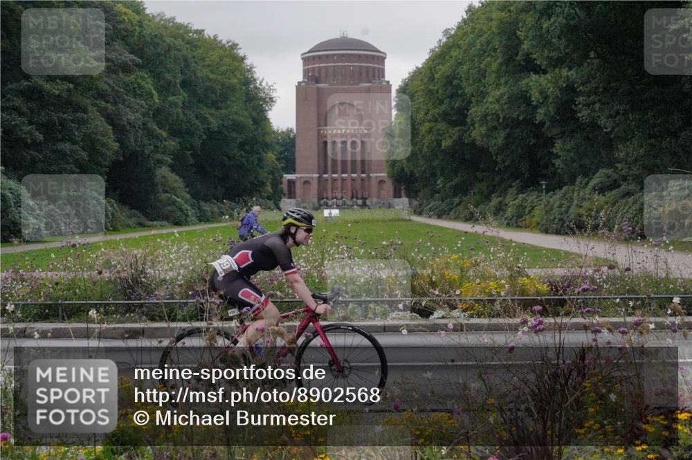 14.09.2025 - Stadtparktriathlon Michael Burmester http://msf.ph/oto/8902568 14.09.2025 09:46:43 Radfahren 382, 471, 499 meine-sportfotos.de