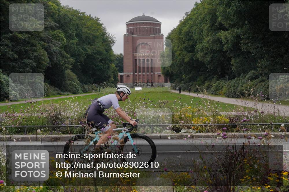 14.09.2025 - Stadtparktriathlon Michael Burmester http://msf.ph/oto/8902610 14.09.2025 09:48:30 Radfahren 439, 472 meine-sportfotos.de