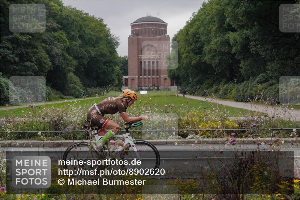 14.09.2025 - Stadtparktriathlon Michael Burmester http://msf.ph/oto/8902620 14.09.2025 09:48:59 Radfahren 446, 452 meine-sportfotos.de