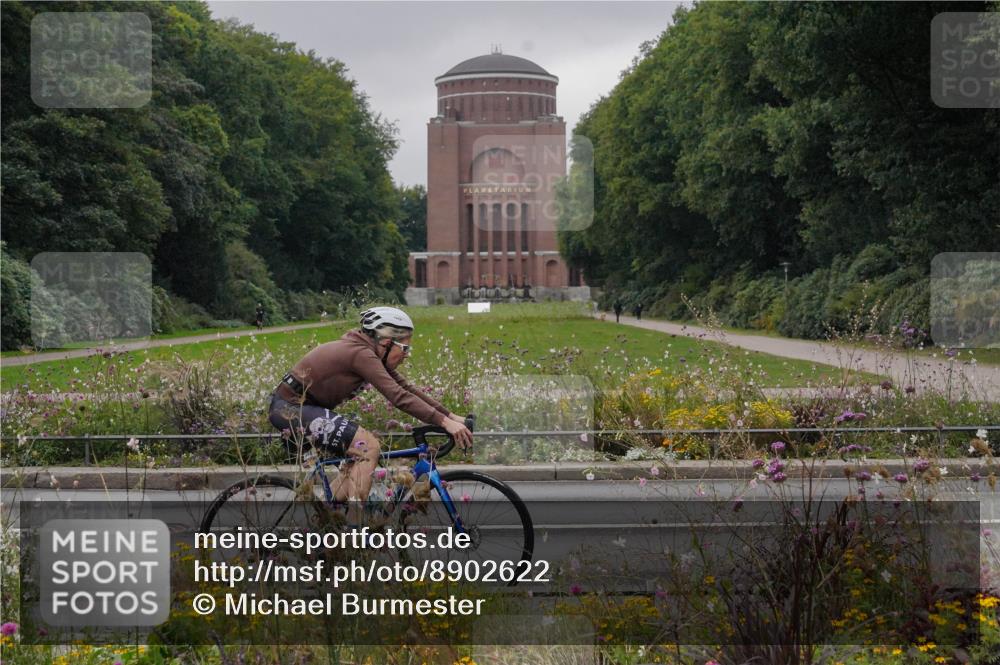 14.09.2025 - Stadtparktriathlon Michael Burmester http://msf.ph/oto/8902622 14.09.2025 09:49:02 Radfahren 446, 452 meine-sportfotos.de