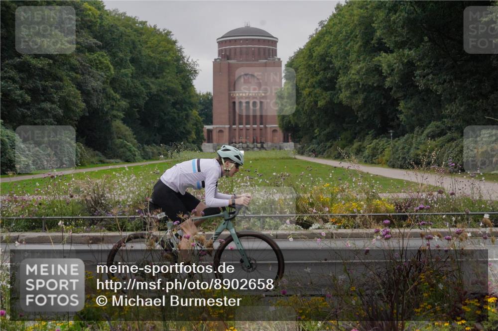 14.09.2025 - Stadtparktriathlon Michael Burmester http://msf.ph/oto/8902658 14.09.2025 09:51:00 Radfahren 504, 528, 563, 580, 610 meine-sportfotos.de