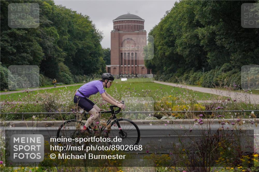 14.09.2025 - Stadtparktriathlon Michael Burmester http://msf.ph/oto/8902668 14.09.2025 09:51:35 Radfahren 512, 533, 570, 620 meine-sportfotos.de