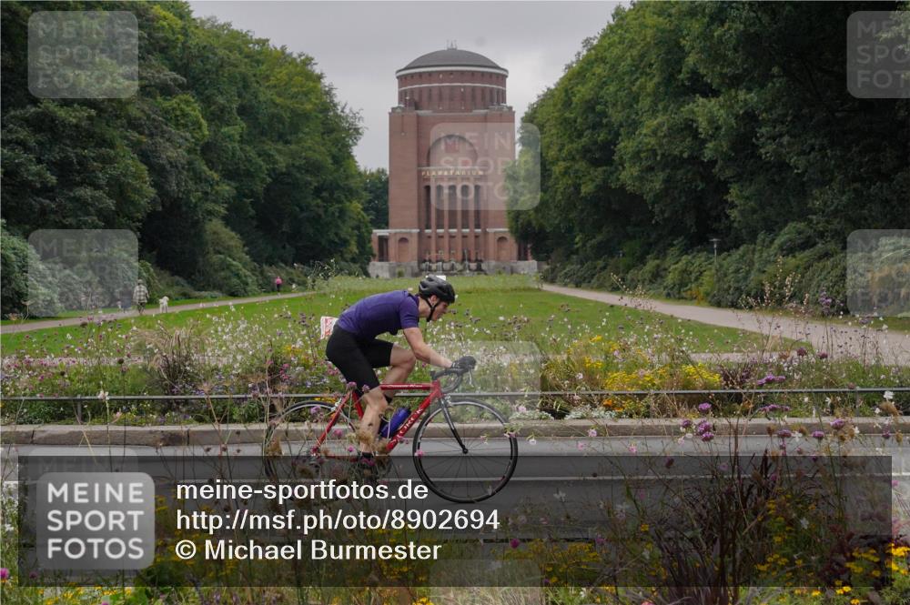 14.09.2025 - Stadtparktriathlon Michael Burmester http://msf.ph/oto/8902694 14.09.2025 09:52:31 Radfahren 448, 549, 608, 617 meine-sportfotos.de