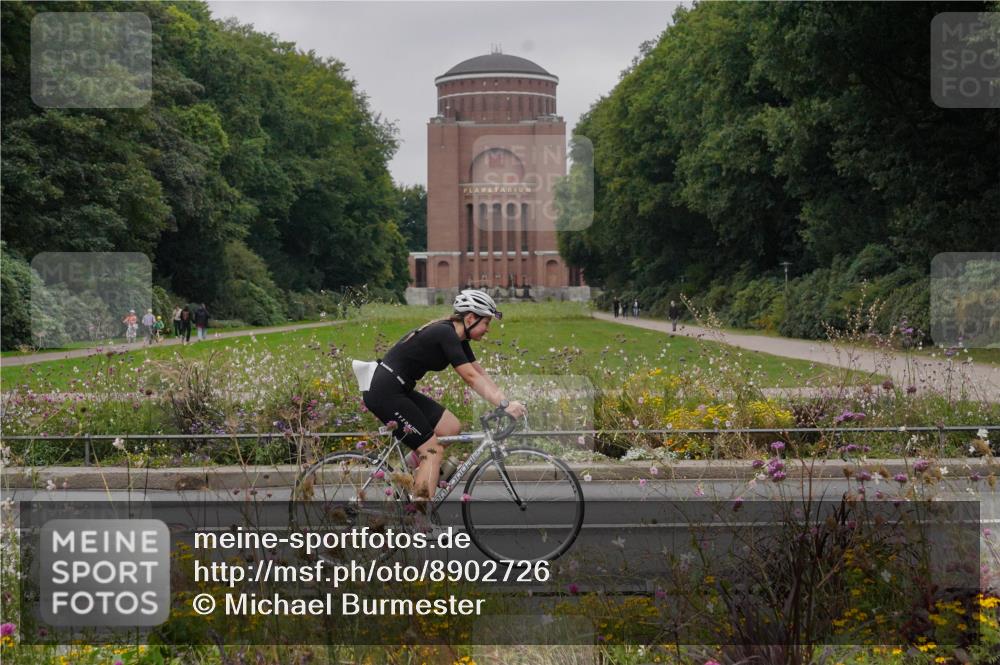 14.09.2025 - Stadtparktriathlon Michael Burmester http://msf.ph/oto/8902726 14.09.2025 09:53:43 Radfahren 500, 523, 524 meine-sportfotos.de