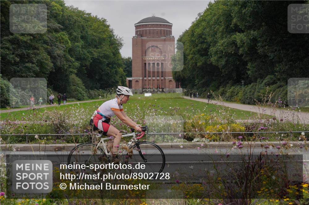 14.09.2025 - Stadtparktriathlon Michael Burmester http://msf.ph/oto/8902728 14.09.2025 09:53:45 Radfahren 500, 523, 524 meine-sportfotos.de