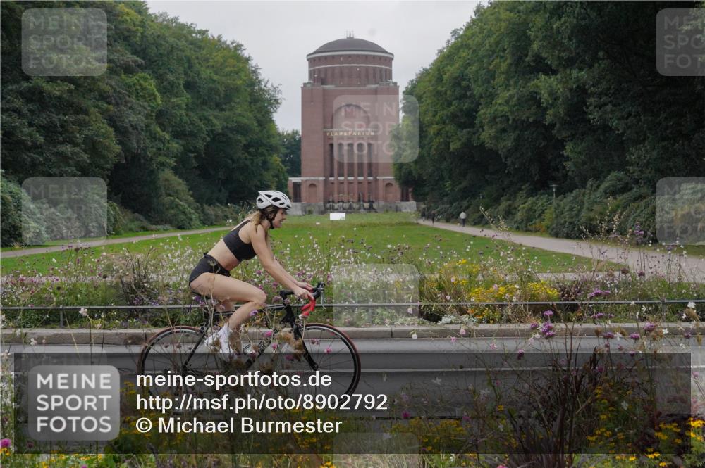 14.09.2025 - Stadtparktriathlon Michael Burmester http://msf.ph/oto/8902792 14.09.2025 09:56:06 Radfahren 521, 522, 593 meine-sportfotos.de