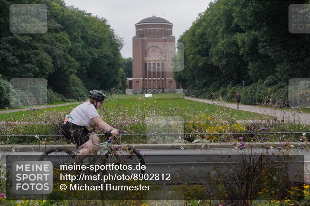 14.09.2025 - Stadtparktriathlon Michael Burmester http://msf.ph/oto/8902812 14.09.2025 09:56:47 Radfahren 440, 517, 535, 553, 619 meine-sportfotos.de