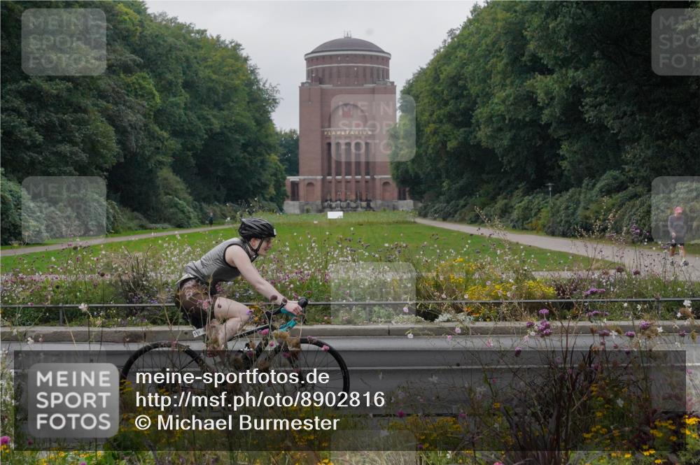 14.09.2025 - Stadtparktriathlon Michael Burmester http://msf.ph/oto/8902816 14.09.2025 09:56:59 Radfahren 519 meine-sportfotos.de