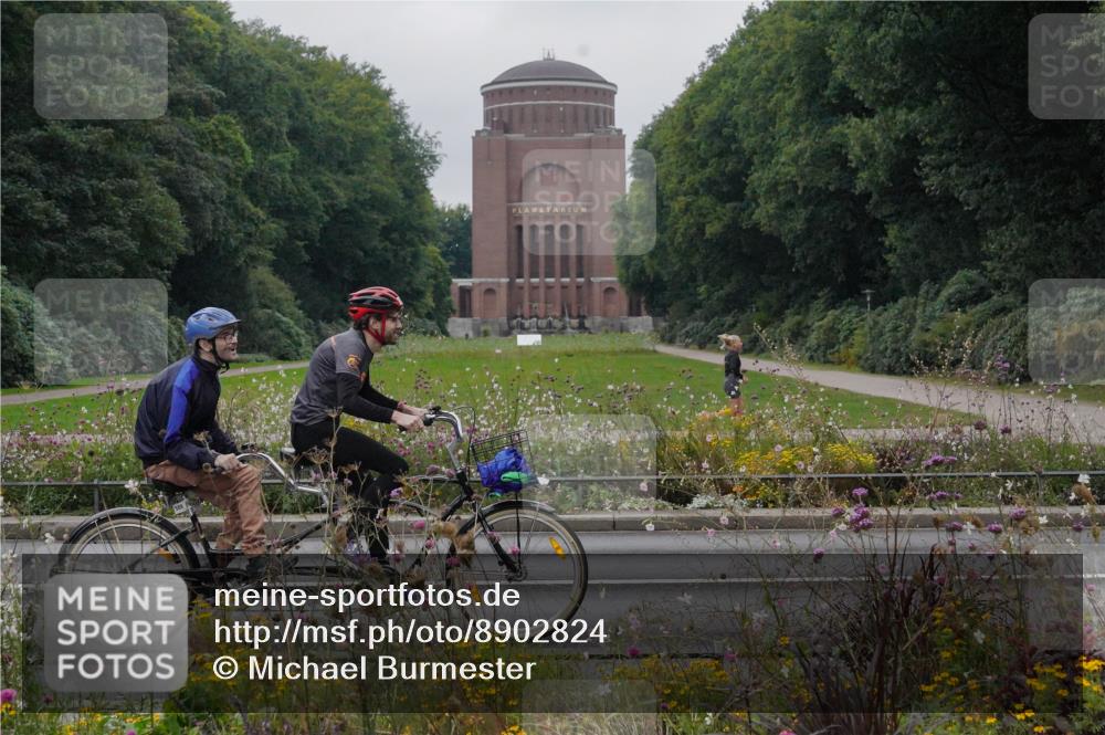 14.09.2025 - Stadtparktriathlon Michael Burmester http://msf.ph/oto/8902824 14.09.2025 09:57:19 Radfahren 446, 542, 562, 588, 594, 597, 605 meine-sportfotos.de