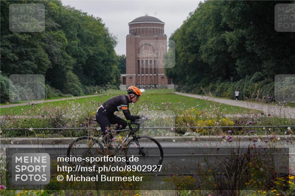 14.09.2025 - Stadtparktriathlon Michael Burmester http://msf.ph/oto/8902927 14.09.2025 10:02:14 Radfahren 525, 529, 551, 559 meine-sportfotos.de