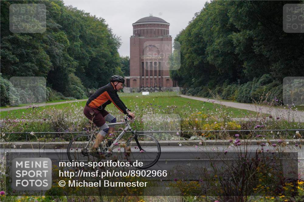 14.09.2025 - Stadtparktriathlon Michael Burmester http://msf.ph/oto/8902966 14.09.2025 10:03:38 Radfahren 534, 589, 611 meine-sportfotos.de