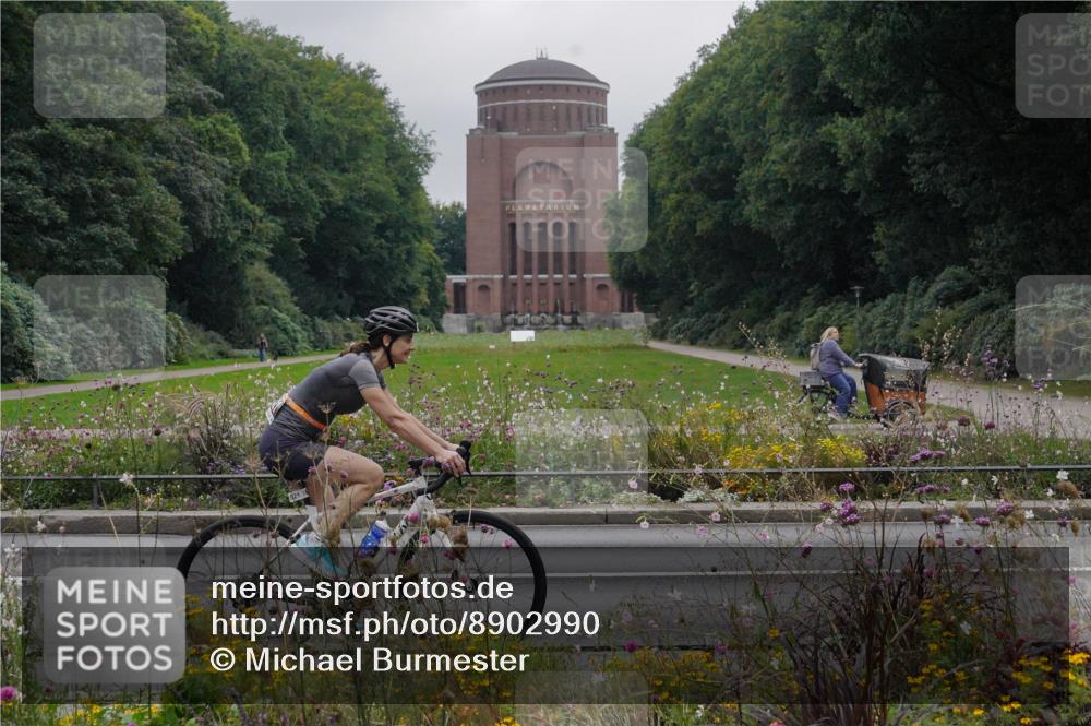14.09.2025 - Stadtparktriathlon Michael Burmester http://msf.ph/oto/8902990 14.09.2025 10:04:52 Radfahren 521, 522, 531, 557, 566, 567, 574, 598, 619 meine-sportfotos.de