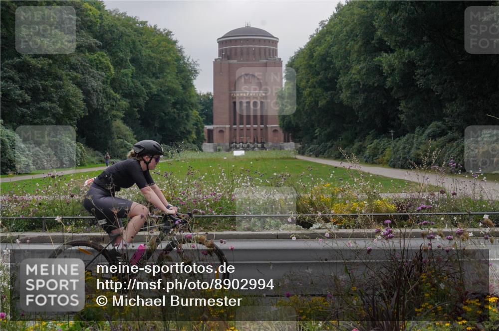 14.09.2025 - Stadtparktriathlon Michael Burmester http://msf.ph/oto/8902994 14.09.2025 10:04:58 Radfahren 536, 557, 567, 598 meine-sportfotos.de