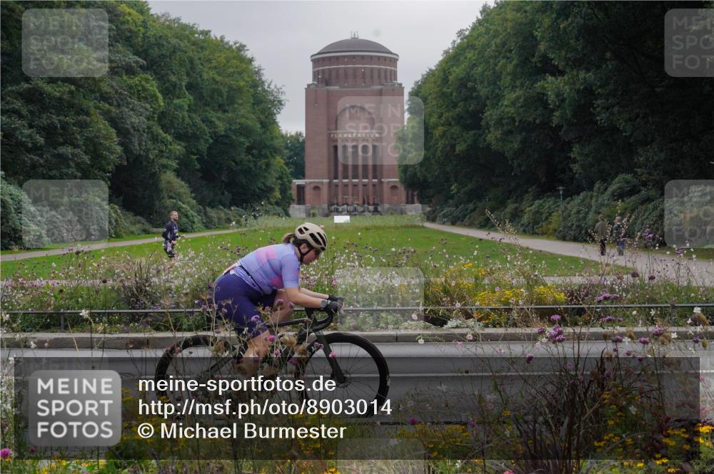 14.09.2025 - Stadtparktriathlon Michael Burmester http://msf.ph/oto/8903014 14.09.2025 10:05:32 Radfahren 517, 547 meine-sportfotos.de