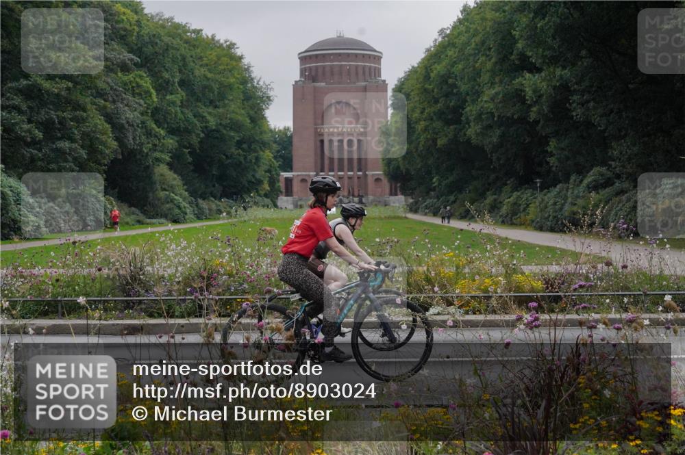 14.09.2025 - Stadtparktriathlon Michael Burmester http://msf.ph/oto/8903024 14.09.2025 10:06:14 Radfahren 519, 590, 600, 601, 602 meine-sportfotos.de