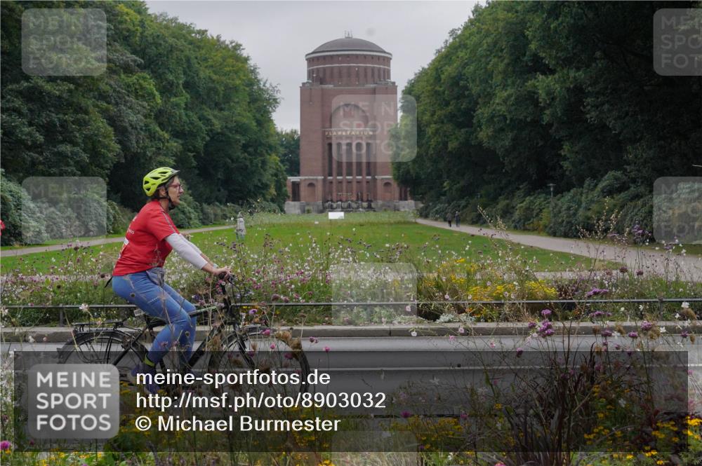 14.09.2025 - Stadtparktriathlon Michael Burmester http://msf.ph/oto/8903032 14.09.2025 10:06:22 Radfahren 590, 600, 601, 602 meine-sportfotos.de
