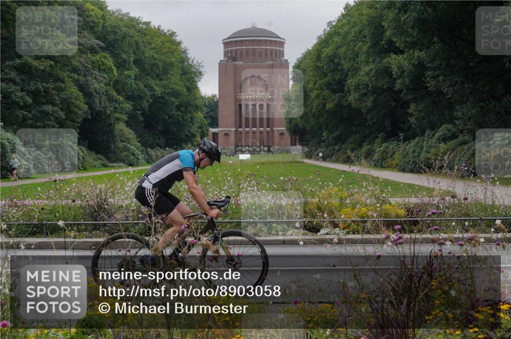 14.09.2025 - Stadtparktriathlon Michael Burmester http://msf.ph/oto/8903058 14.09.2025 10:07:52 Radfahren 554, 608 meine-sportfotos.de