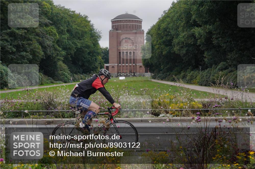 14.09.2025 - Stadtparktriathlon Michael Burmester http://msf.ph/oto/8903122 14.09.2025 10:10:27 Radfahren 561, 577, 594 meine-sportfotos.de
